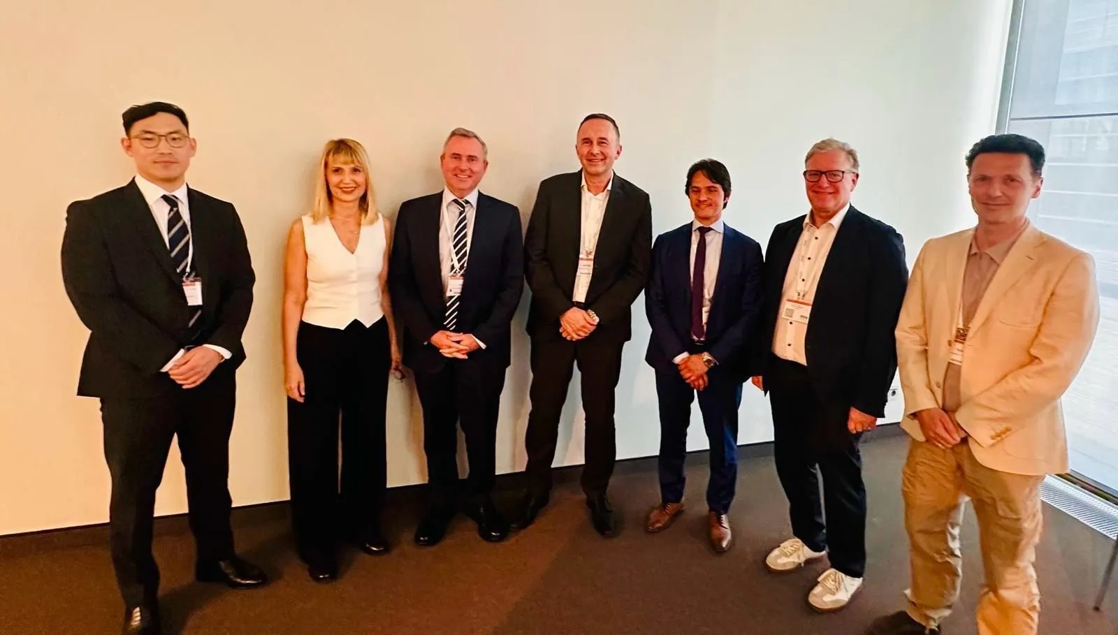 Dr. Gunn and colleagues at the German Ophthalmic Society (DOC) May 2025 meeting, where CAIRS was presented.